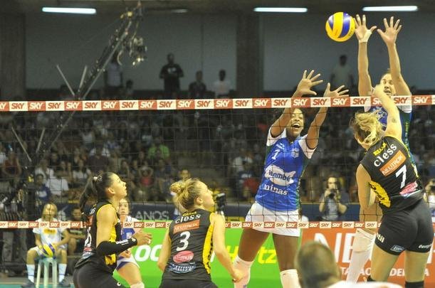 Minas x Praia: veja fotos da primeira partida da final