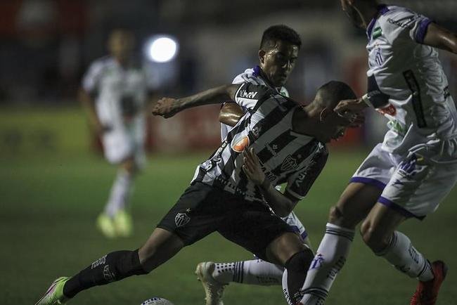 O Atltico foi at Patos de Minas para enfrentar, nesta quarta-feira (9), a URT. A partida, vlida pela 5 rodada do Campeonato Mineiro, foi realizada no Estdio Zama Maciel.
