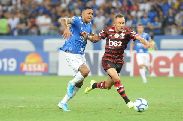 Cruzeiro e Flamengo se enfrentaram pela 20 rodada do Campeonato Brasileiro