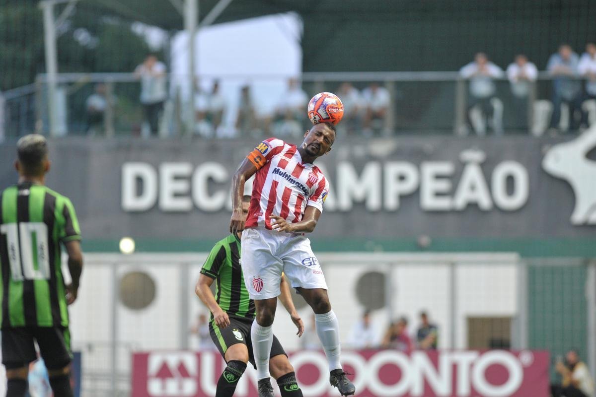 Veja fotos do jogo entre Amrica e Villa Nova