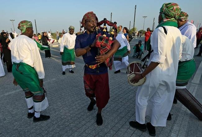 Torcedores do Catar no jogo de abertura da Copa do Mundo