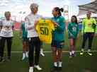 Pia é homenageada pelos 50 jogos à frente da Seleção Brasileira Feminina