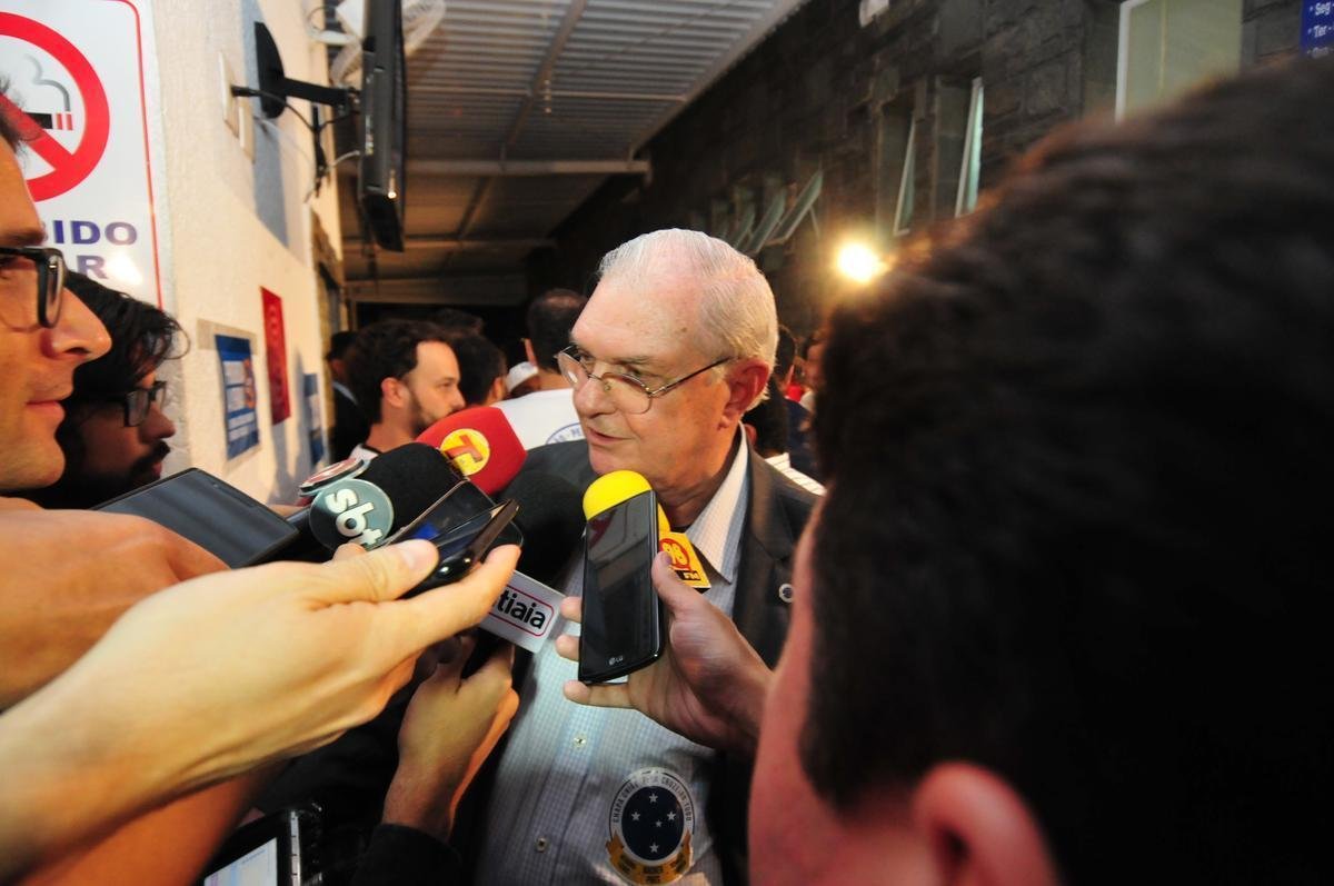 Wagner Pires de S venceu eleio com 235 votos e  o novo presidente do Cruzeiro. Ele comendar o clube no trinio 2018, 2019 e 2020. Srgio Santos Rodrigues, apoiado por Zez Perrella, ficou com 200 votos no pleito.