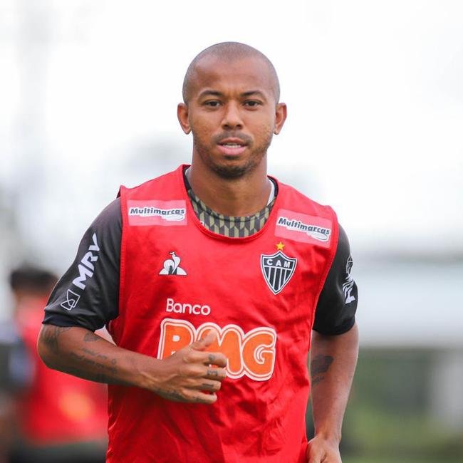 MARIANO - Comandado por Sampaoli no Sevilla-ESP, lateral-direito foi contratado sem custo.