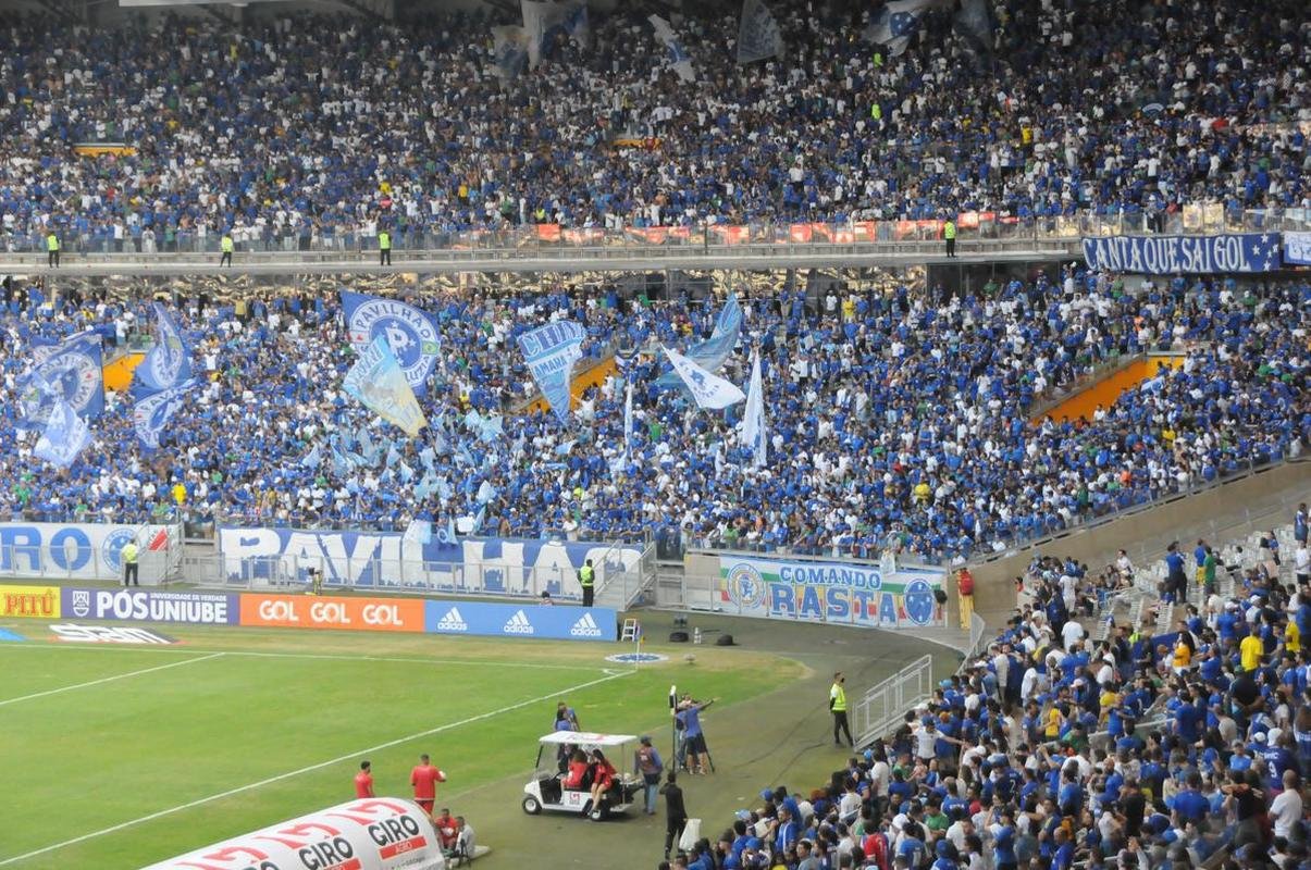 Fotos da torcida do Cruzeiro, no Mineiro, na partida contra a Ponte Preta pela 13 rodada da Srie B do Campeonato Brasileiro. Mineiro recebeu grande pblico mais uma vez