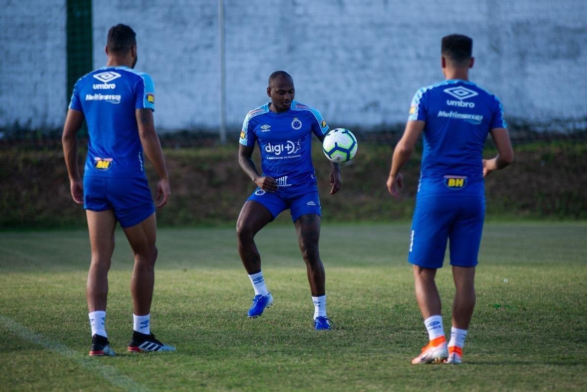 Treino do Cruzeiro no Cear antes de jogo contra o Fortaleza, pelo Brasileiro