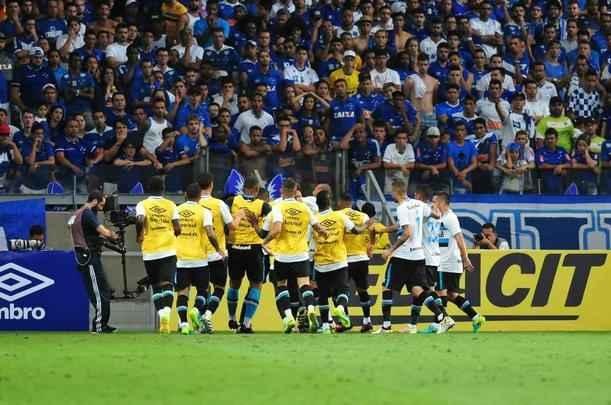 Imagens de Cruzeiro x Grmio, no Mineiro, pelas semifinais da Copa do Brasil