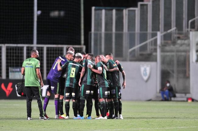 Amrica e Democrata-GV se enfrentaram no Independncia pela 2 rodada do Campeonato Mineiro