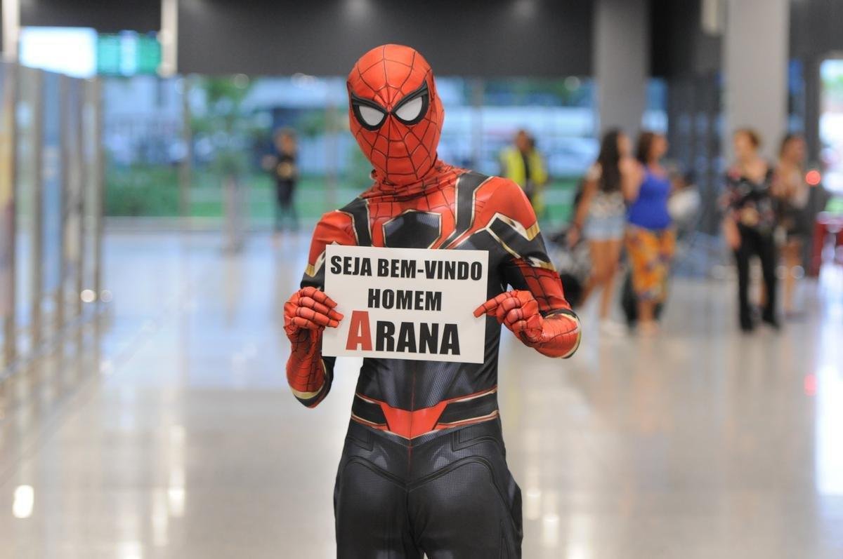 Arana foi recepcionado por torcedores do Atltico no Aeroporto de Confins
