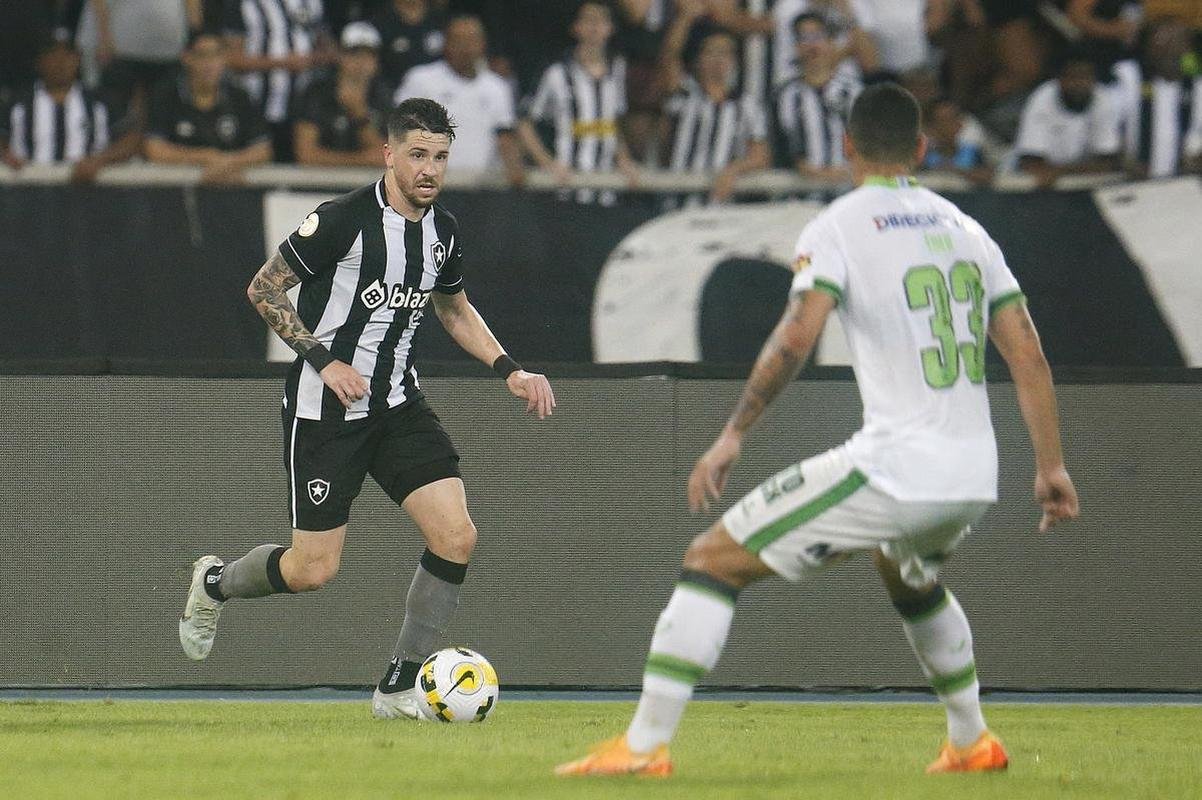 Fotos da partida entre Botafogo e Amrica, pelo duelo de volta das oitavas de final da Copa do Brasil. Jogo foi realizado nesta quinta-feira (14), no estdio Nilton Santos, na cidade do Rio de Janeiro.