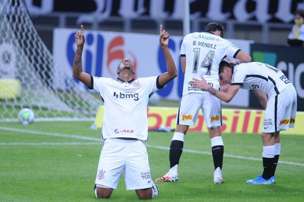 Fotos do jogo entre Atltico e Corinthians, no Mineiro, em Belo Horizonte, pela segunda rodada do Campeonato Brasileiro (Alexandre Guzanshe/EM/D. A Press)