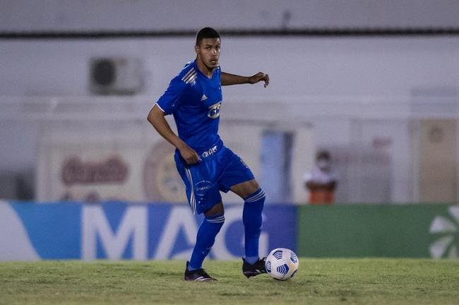 #8 Paulo Eduardo, zagueiro, 19 anos - 1,58 milho de euros