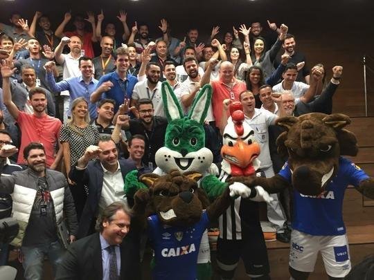 Presidentes e mascotes de Amrica, Atltico e Cruzeiro foram  fbrica da Fiat, em Betim, onde firmaram acordo comercial