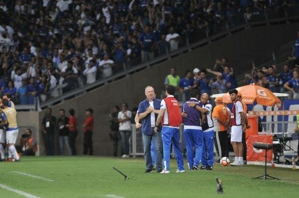 Fotos do primeiro tempo de Cruzeiro x La U, no Mineiro, pela Copa Libertadores