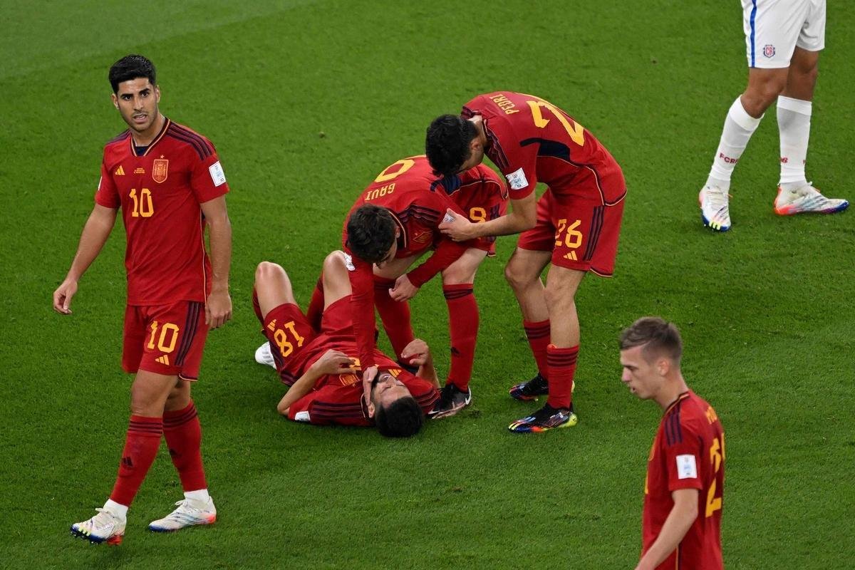 Fotos do jogo entre Espanha e Costa Rica pelo Grupo E da Copa do Mundo.