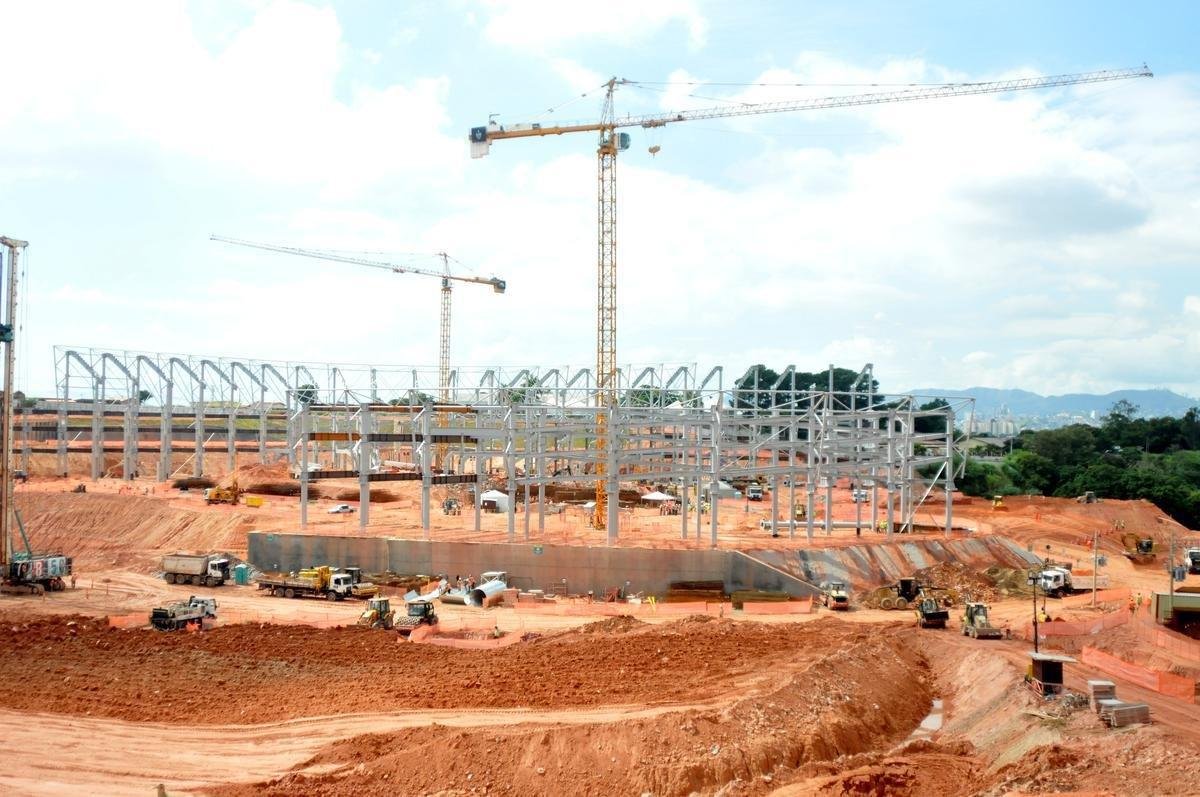 Arena MRV completa um ano de obras neste 20 de abril de 2021. Veja como est o andamento da construo do estdio do Atltico, que tem previso de ficar pronto em outubro de 2022. Sero 46 mil lugares, 2.333 vagas de estacionamento, 40 bares e 80 camarotes. O empreendimento fica no bairro Califrnia, em Belo Horizonte. (Fotos de Gladyston Rodrigues/EM/D. A Press)