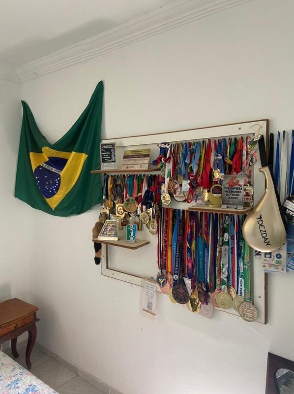 Infncia, medalhas e prmios: a vida do mineiro caro Miguel