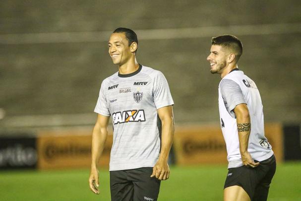 Jogadores trabalharam com bola no Almeidão, em João Pessoa, local da partida desta quarta, às 21h45, contra o Botafogo-PB, pela segunda fase da Copa do Brasil. Houve treinamento de pênaltis