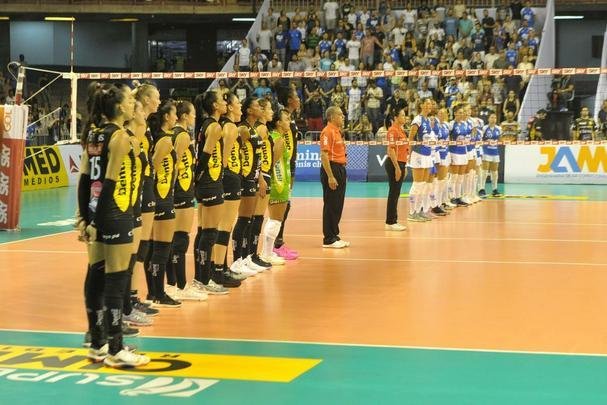 Minas x Praia: veja fotos da primeira partida da final