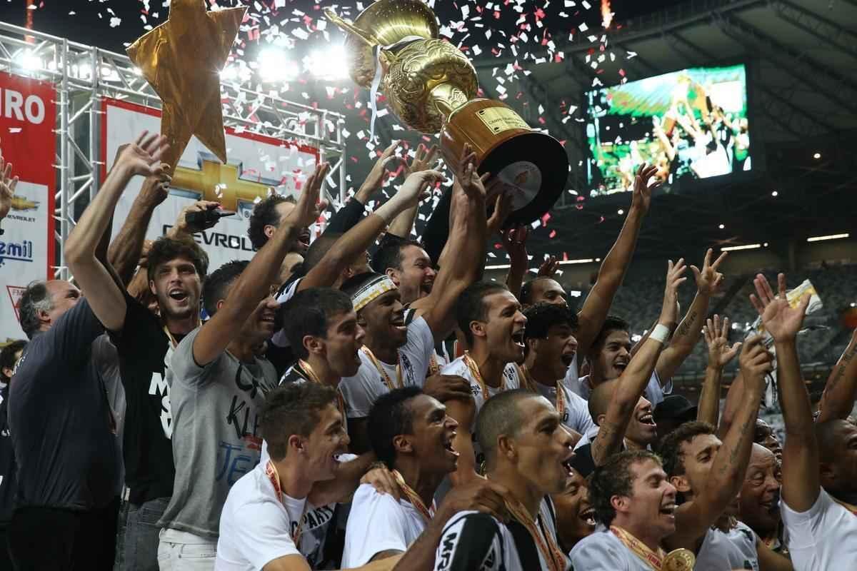 No dia 19 de maio de 2013, o Atltico conquistou o bicampeonato mineiro, depois de vencer o primeiro jogo contra o Cruzeiro por 3 a 0 e perder o segundo por 2 a 1