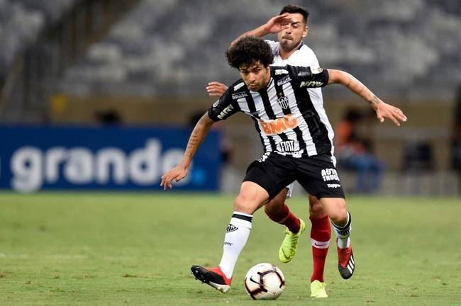6� D�tolo, Hulk e Luan (foto) - 5 assist�ncias
