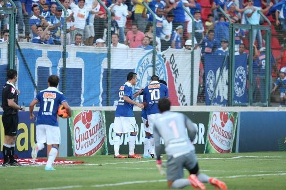 Imagens do jogo entre Cruzeiro e Internacional, na Arena do Jacar, pelo Brasileiro