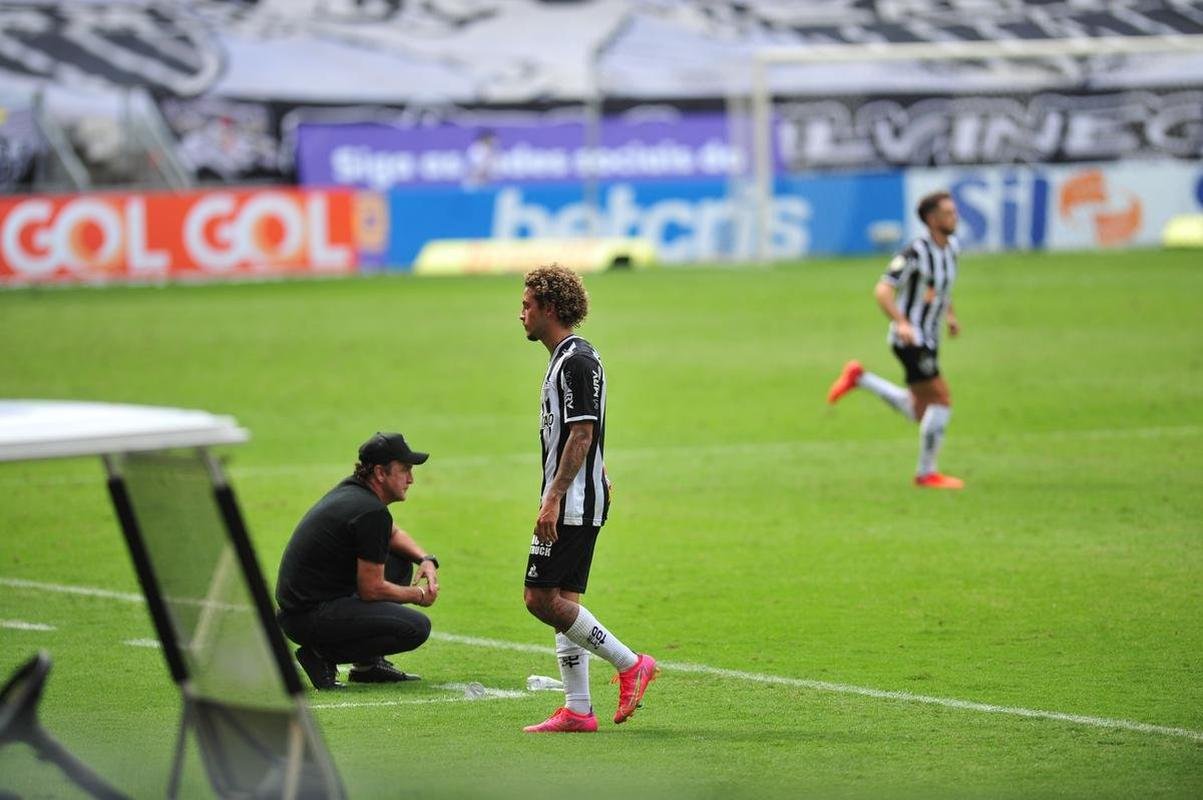 Fotos do jogo entre Atltico e Fortaleza, no Mineiro, pela primeira rodada do Campeonato Brasileiro de 2021