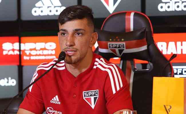 Ex-Amrica, Pedrinho foi emprestado pelo Lokomotiv ao So Paulo