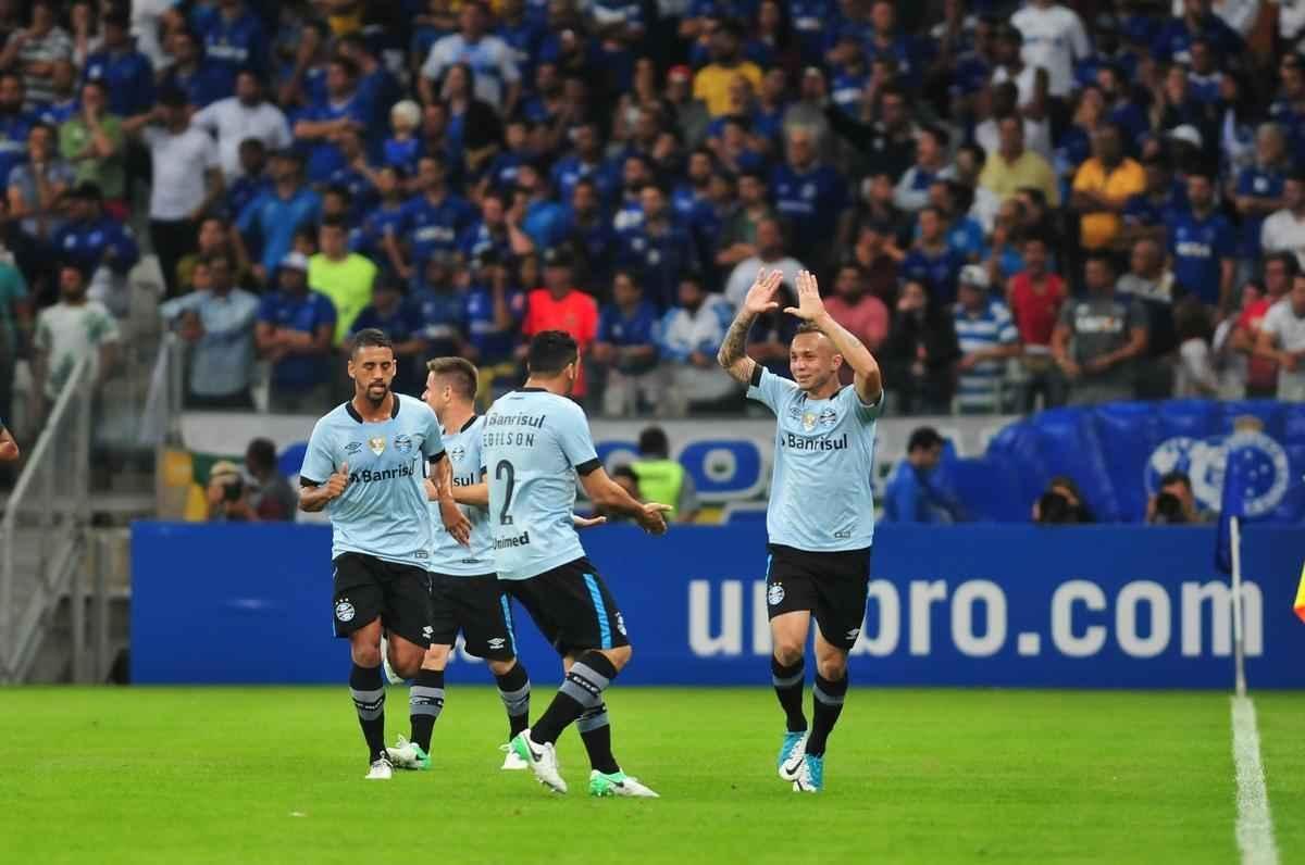 Imagens do jogo entre Cruzeiro e Grmio, pela 8 rodada do Campeonato Brasileiro, no Mineiro