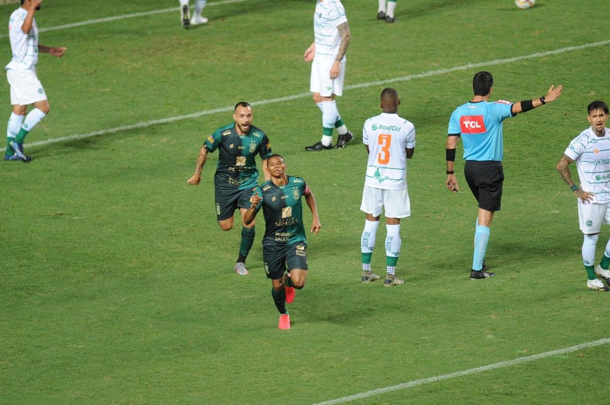 Fotos do jogo entre Amrica e Juventude, no Independncia, em Belo Horizonte, pela 23 rodada da Srie B do Campeonato Brasileiro