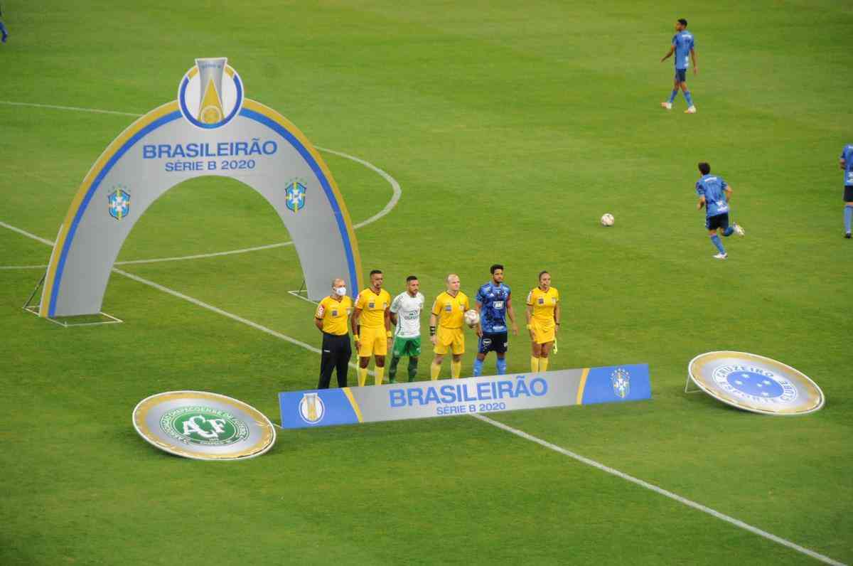 Fotos do duelo entre Cruzeiro e Chapecoense, no Mineirão, pela quarta rodada da Série B