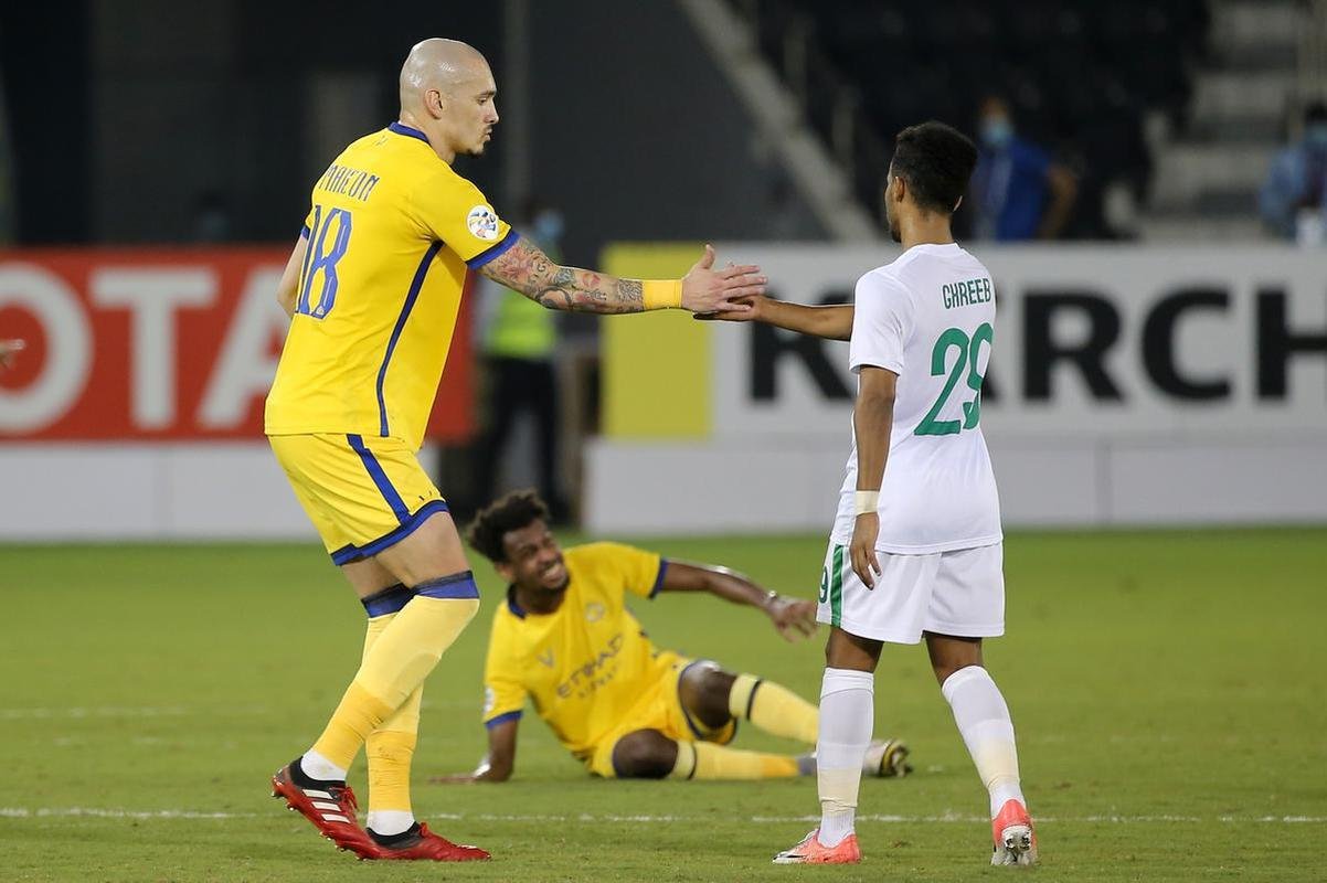 Fotos do zagueiro Maicon pelo Al Nasr, da Arbia Saudita, ltimo clube antes de 'acerto' dele com o Cruzeiro
