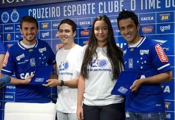 Veja fotos do treino e da apresentao oficial de Lucas e Robinho no Cruzeiro