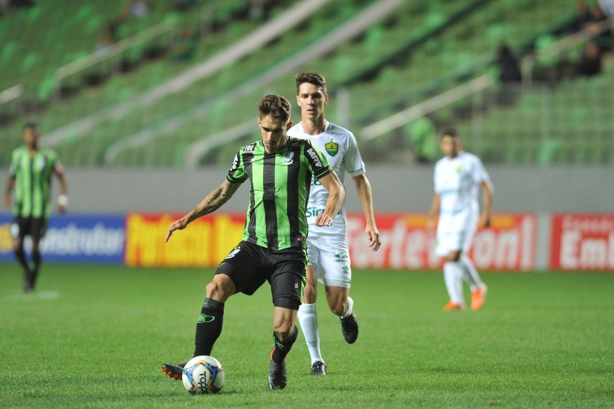 Fotos do jogo entre Amrica e Cuiab, no Independncia, pela 16 rodada da Srie B