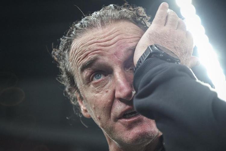 Dezembro/2021 - Sim, o mês de dezembro do Atlético foi bastante agitado. Na última semana do ano, o Galo anunciou que o técnico Cuca pediu para deixar o clube por problemas pessoais. O treinador, considerado pelos torcedores o maior da história do Galo, deixou o clube após acordo com a diretoria.