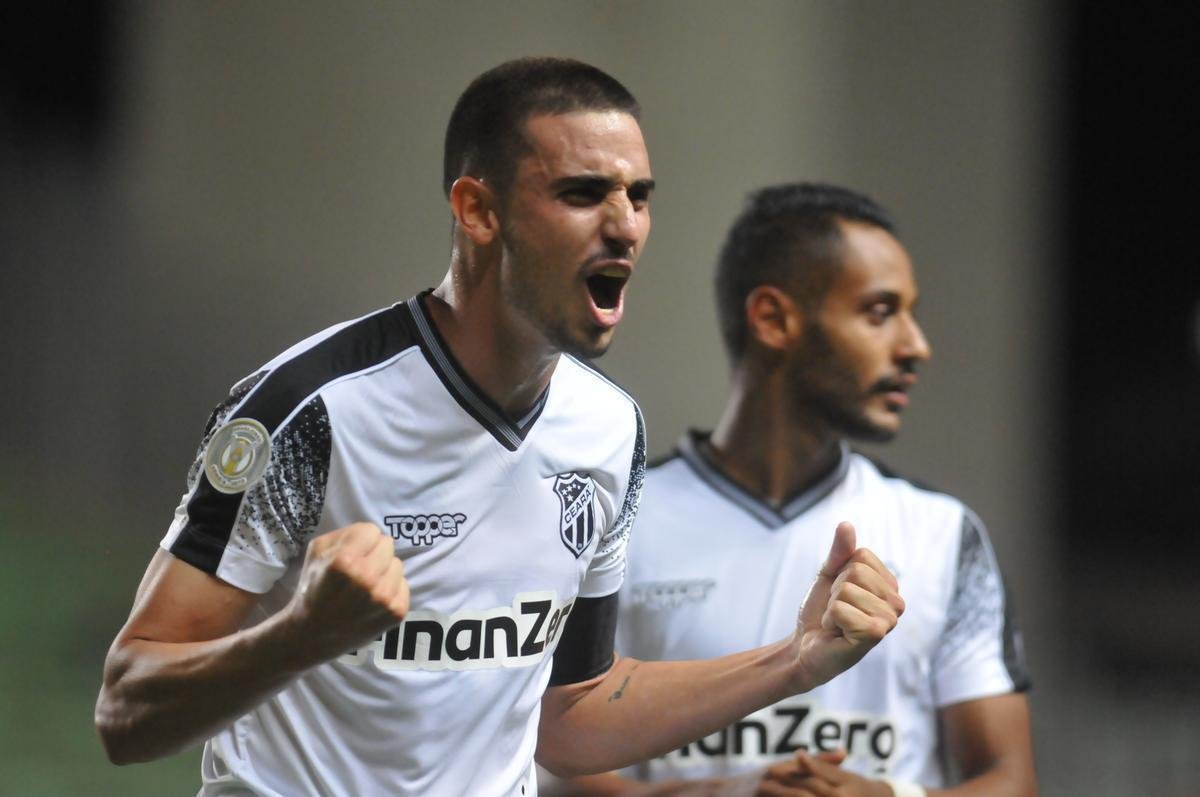 Fotos da vitria do Atltico sobre o Cear, por 2 a 1, no Independncia, com gols de Otero e Luan. Thiago Gallhardo descontou para os cearenses