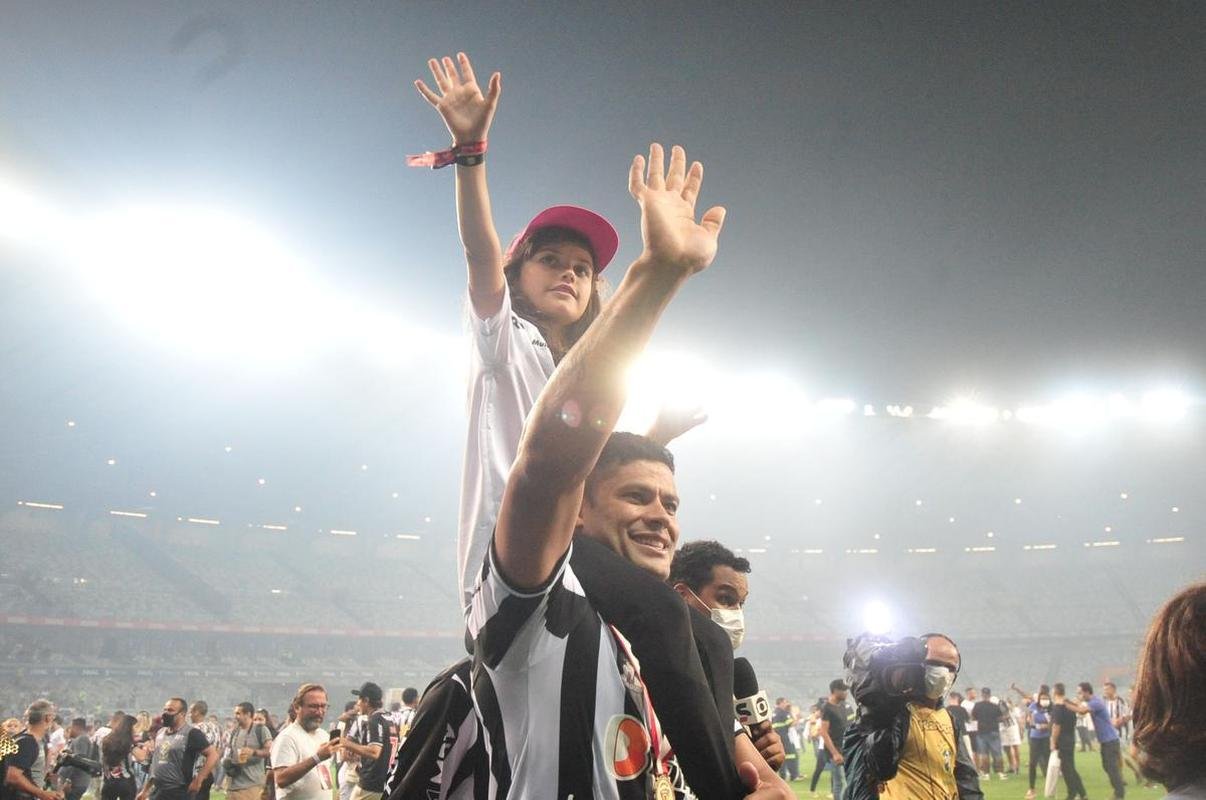 Festa do Atltico no Mineiro pela conquista do tricampeonato mineiro. Galo derrotou o Cruzeiro por 3 a 1 na final nica do estadual. Gols foram de Hulk (2) e Nacho