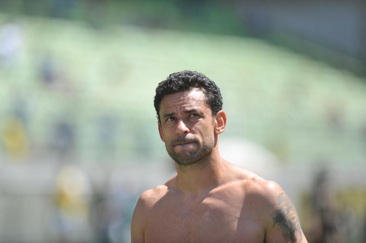 Jogadores do Cruzeiro e tcnico Rogrio Ceni deixaram campo do Independncia muito abatidos depois de derrota por 4 a 1 para o Grmio, pela 18 rodada do Campeonato Brasileiro. Torcida xingou diretoria, em especial o vice-presidente de futebol, Itair Machado