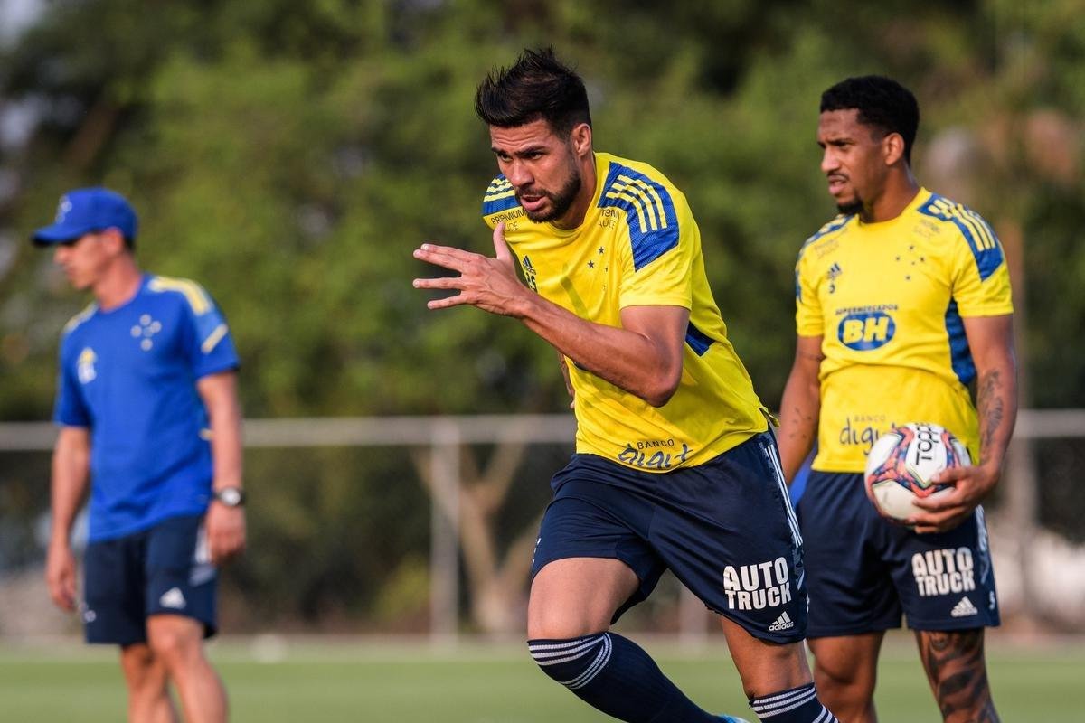 Fotos do treino do Cruzeiro na Toca da Raposa II nesta segunda-feira