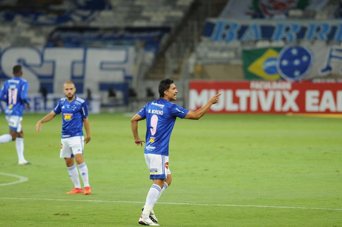 Fotos do jogo entre Cruzeiro e Paran Clube, no Mineiro, em Belo Horizonte, pela 19 rodada da Srie B do Campeonato Brasileiro