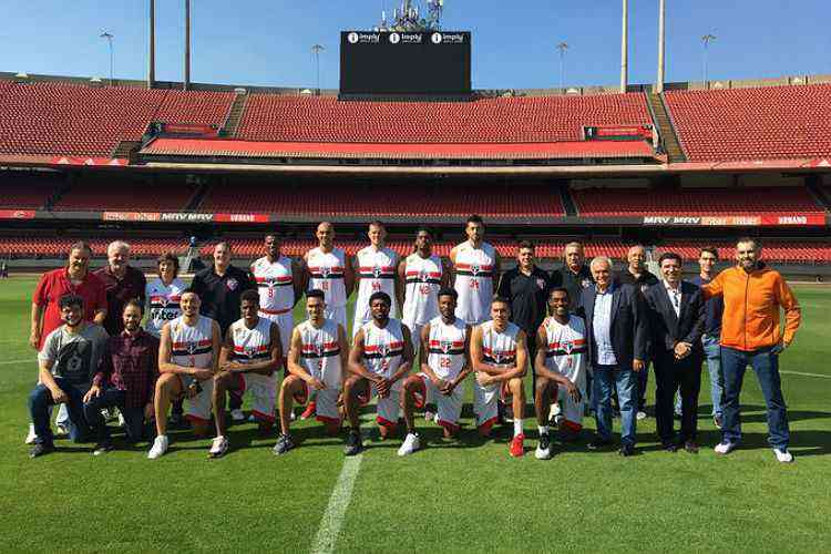 Técnico da equipe de basquete do São Paulo comenta sobre