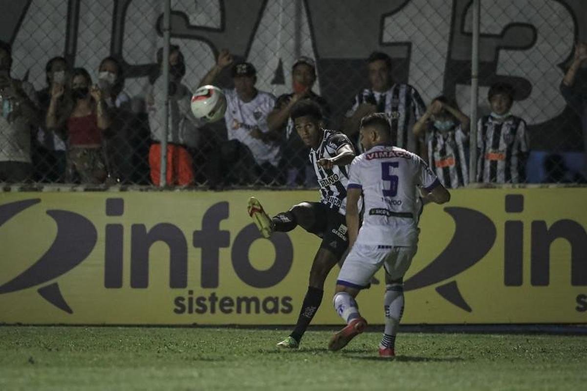 O Atltico foi at Patos de Minas para enfrentar, nesta quarta-feira (9), a URT. A partida, vlida pela 5 rodada do Campeonato Mineiro, foi realizada no Estdio Zama Maciel.
