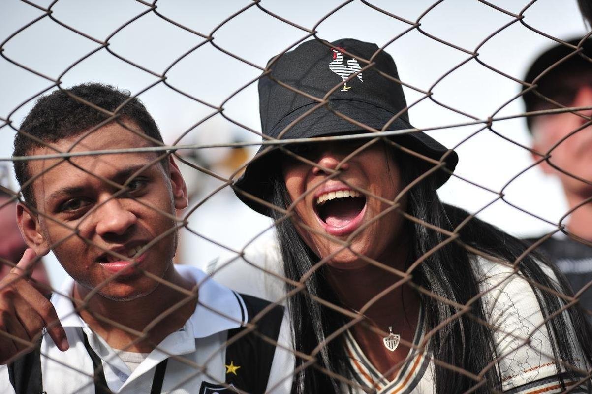 Fotos do jogo entre Athletic x Atltico, pelo Campeonato Mineiro