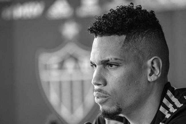 Paulinho foi oficialmente apresentado na Cidade do Galo nesta sexta-feira (16/12).