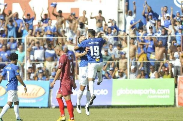 Cruzeiro abriu 2 a 1 no primeiro tempo, com gols de Raniel e Robinho; Alemo descontou para o Guarani