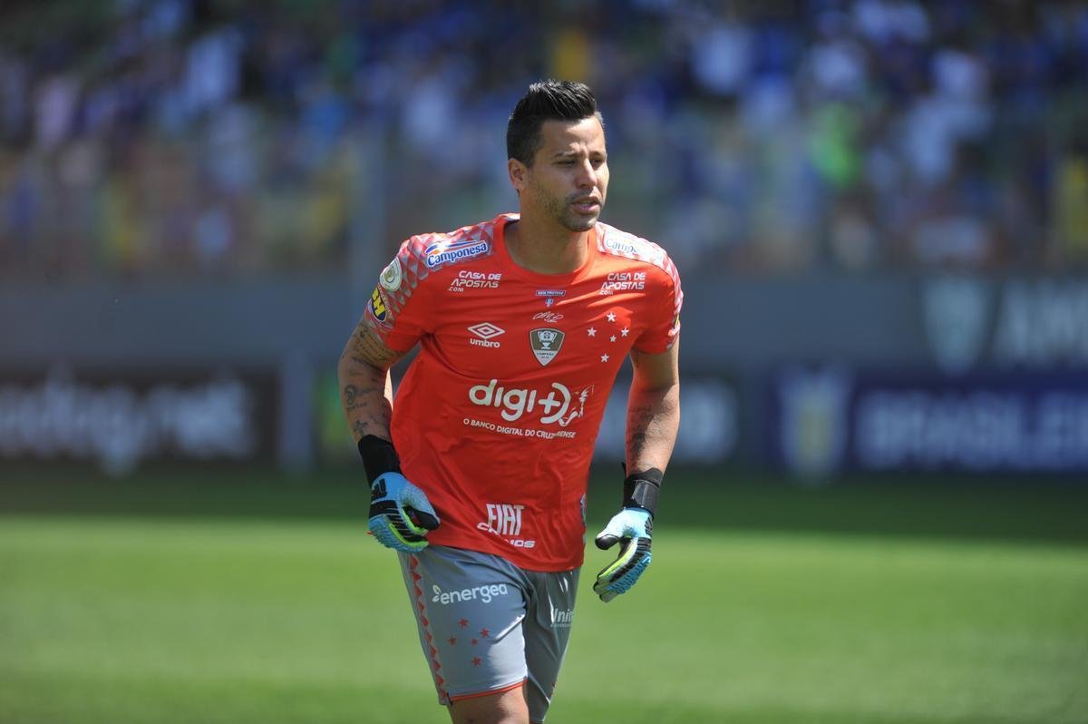 Lances da partida entre Cruzeiro e Grmio, no Independncia, pela 18 rodada do Campeonato Brasileiro