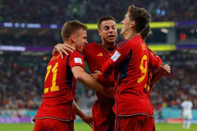 Espanha não dá chance para surpresa e atropela Costa Rica na estreia na  Copa - Diário do Litoral