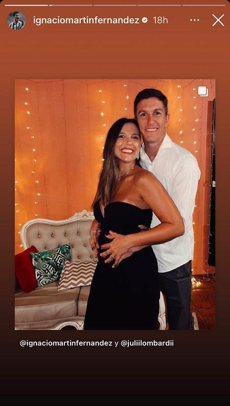 Em negociaes com o River Plate, Nacho Fernndez publicou foto com a esposa, que est grvida.