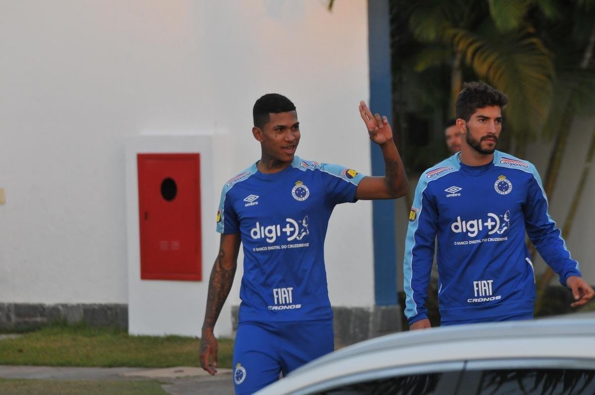 Cruzeiro iniciou sua intertemporada nesta segunda-feira na Toca da Raposa II. Tcnico Mano Menezes contou com elenco completo. Grupo agora comea preparao para decises com Atltico na Copa do Brasil, River Plate na Copa Libertadores e 29 rodadas restantes do Campeonato Brasileiro