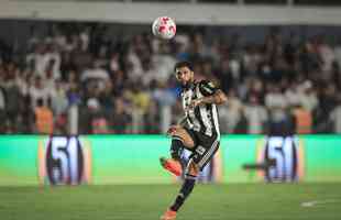 Fotos do jogo entre Santos e Atltico na Vila Belmiro, em Santos, pela 30 rodada do Campeonato Brasileiro